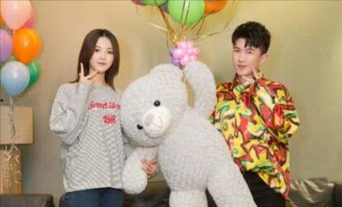 深度吃瓜娱乐圈,娱乐圈背后的瓜田秘闻